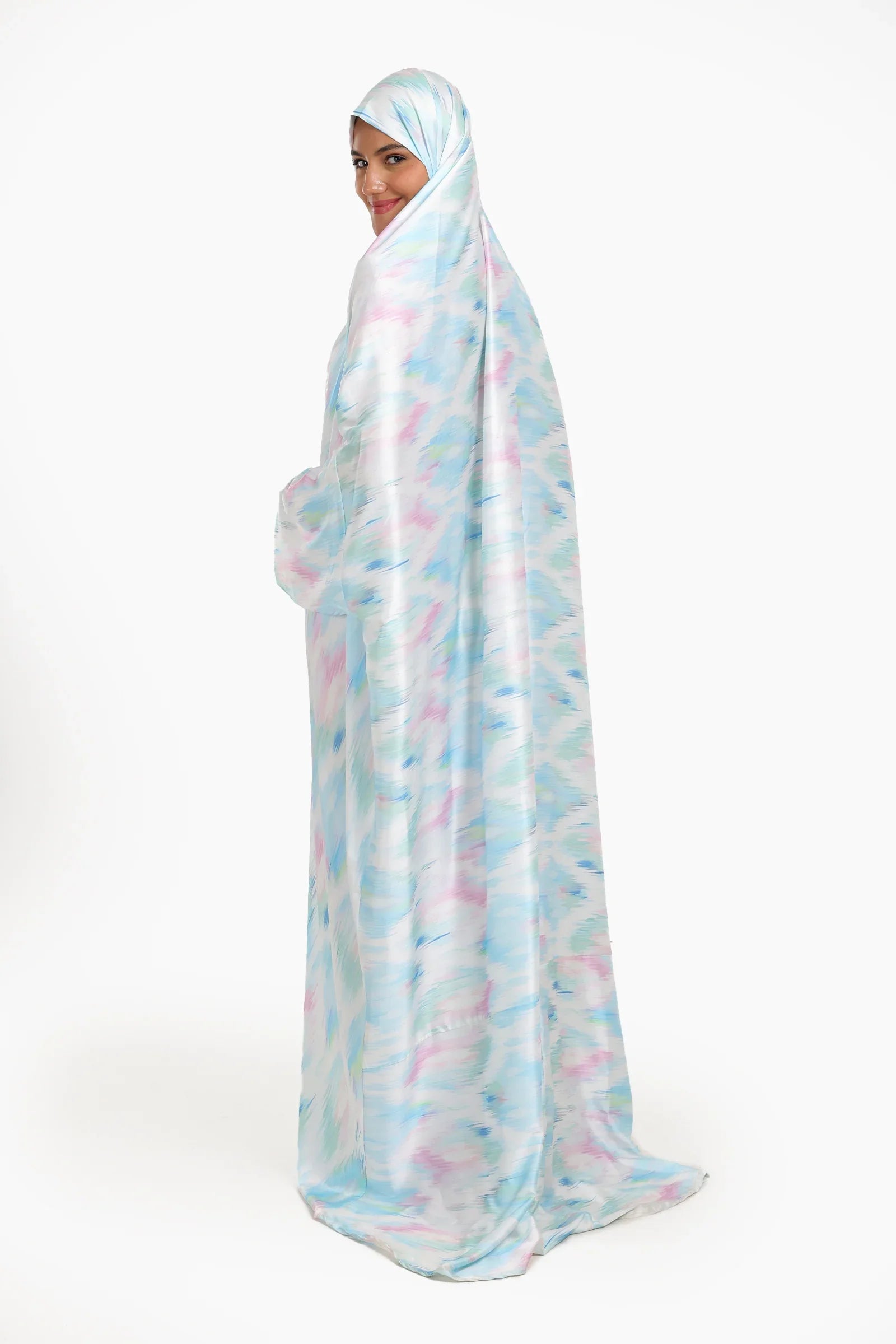Colored Satin Prayer Isdal
