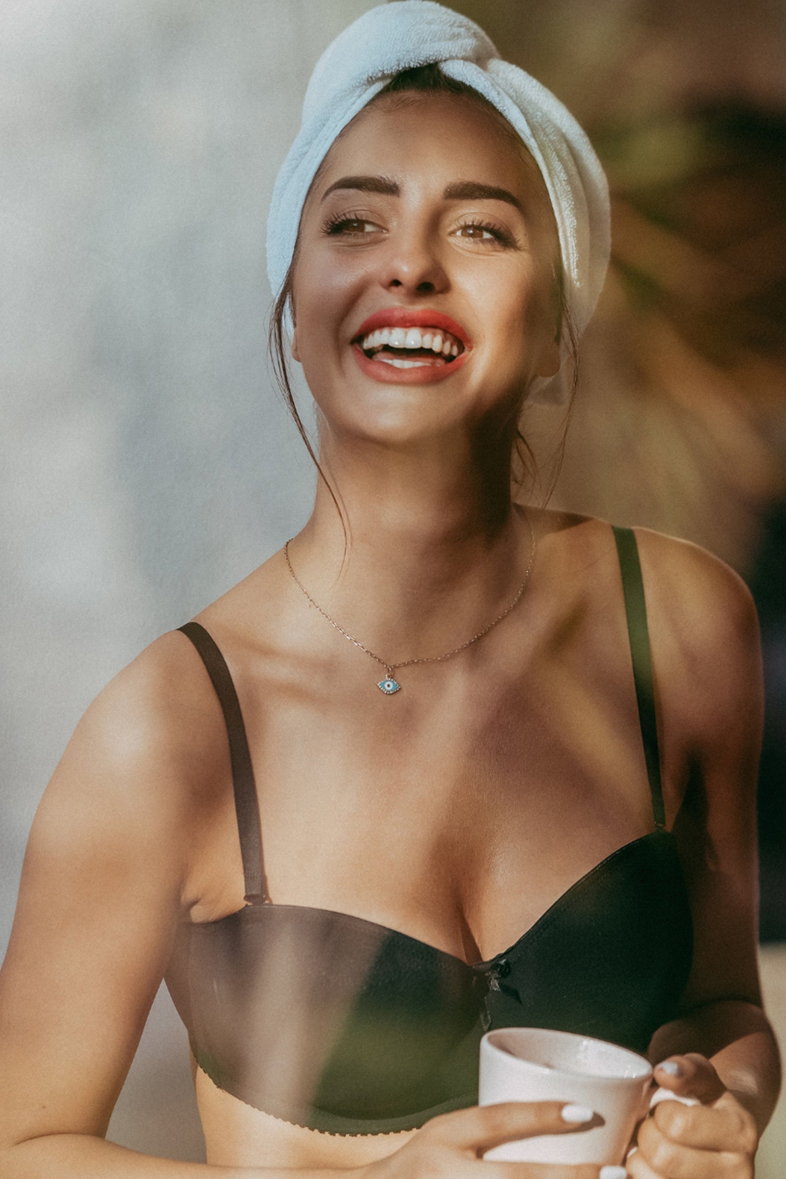 Non-Padded Strapless Shaping Bra