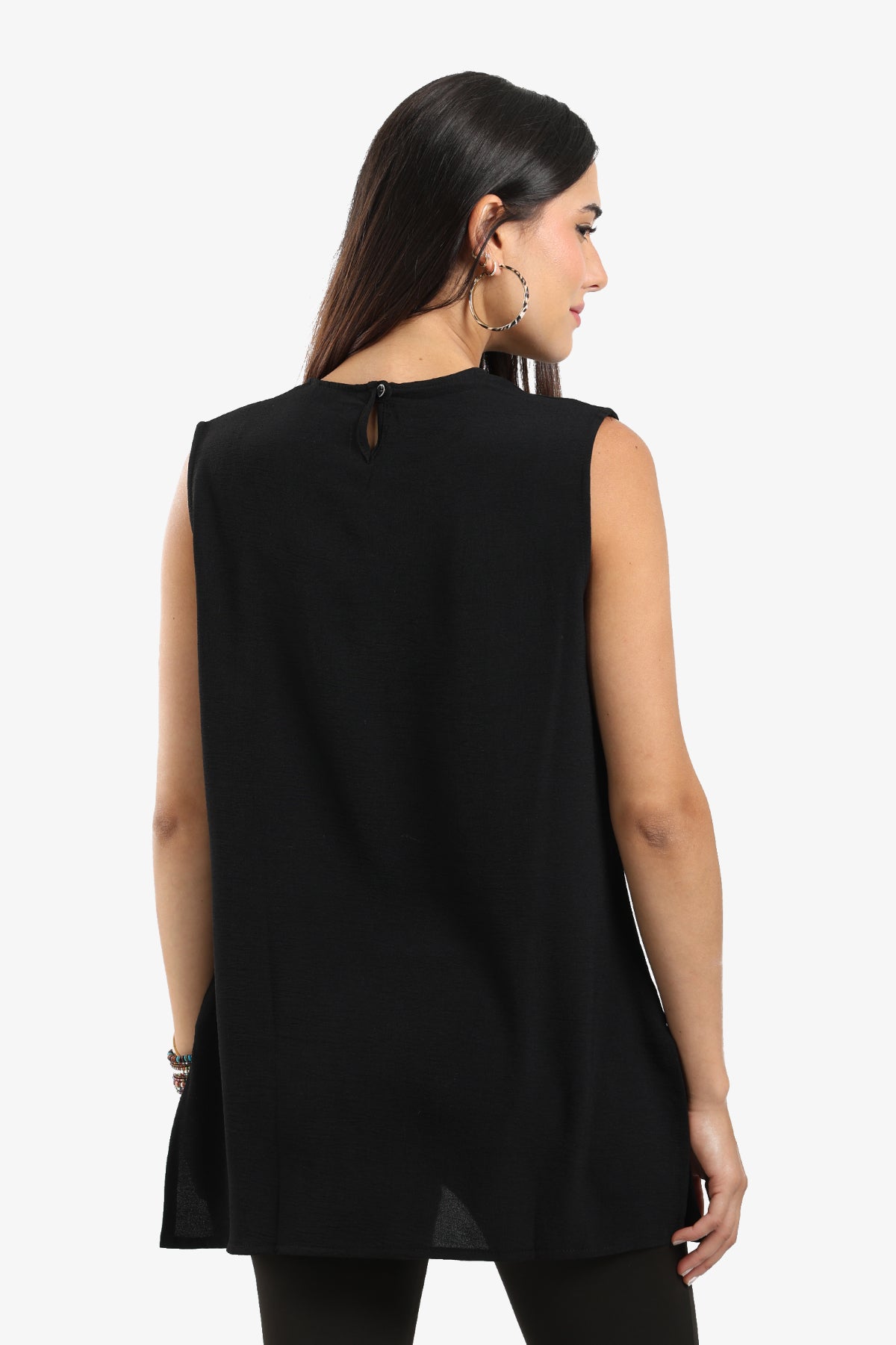 بلوزة عملية بقصة مريحة