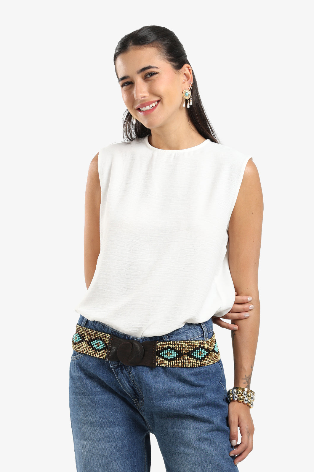 بلوزة عملية بقصة مريحة