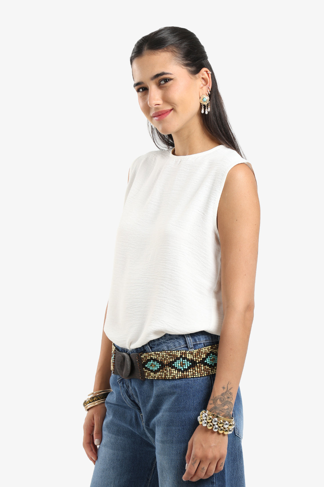 بلوزة عملية بقصة مريحة