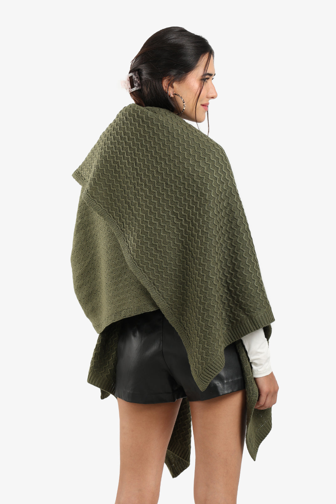 Soft Zigzag Pattern Throw