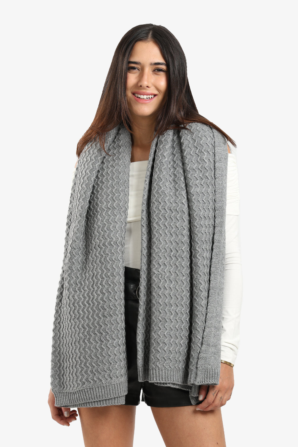 Soft Zigzag Pattern Throw