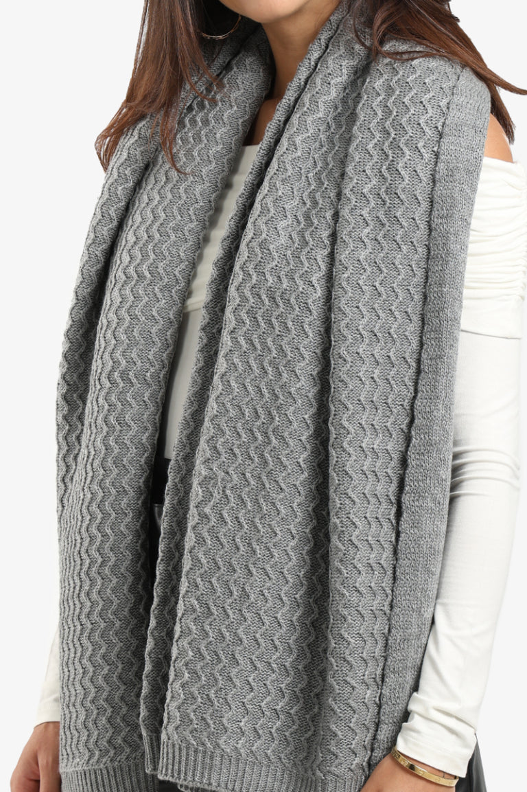 Soft Zigzag Pattern Throw