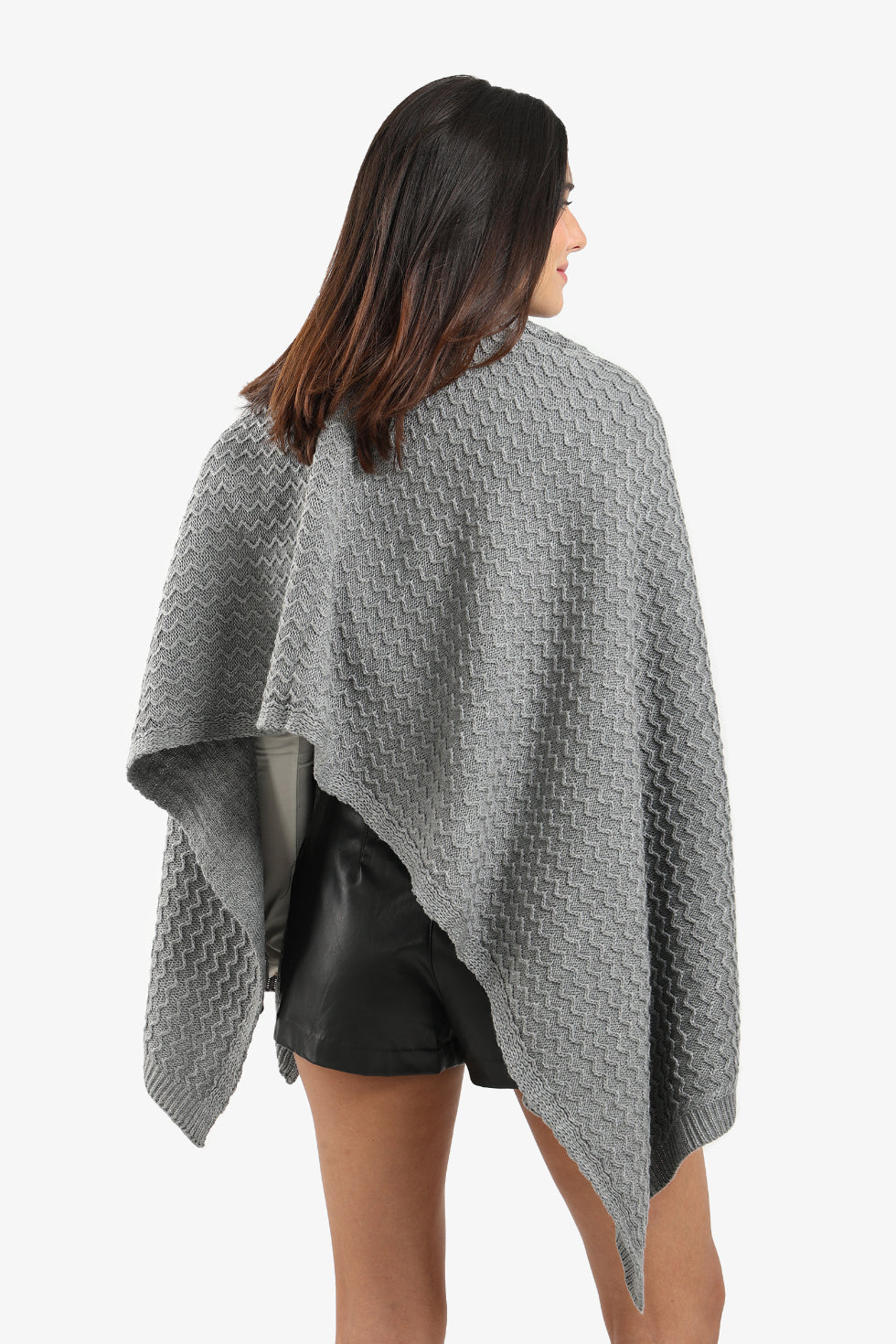 Soft Zigzag Pattern Throw