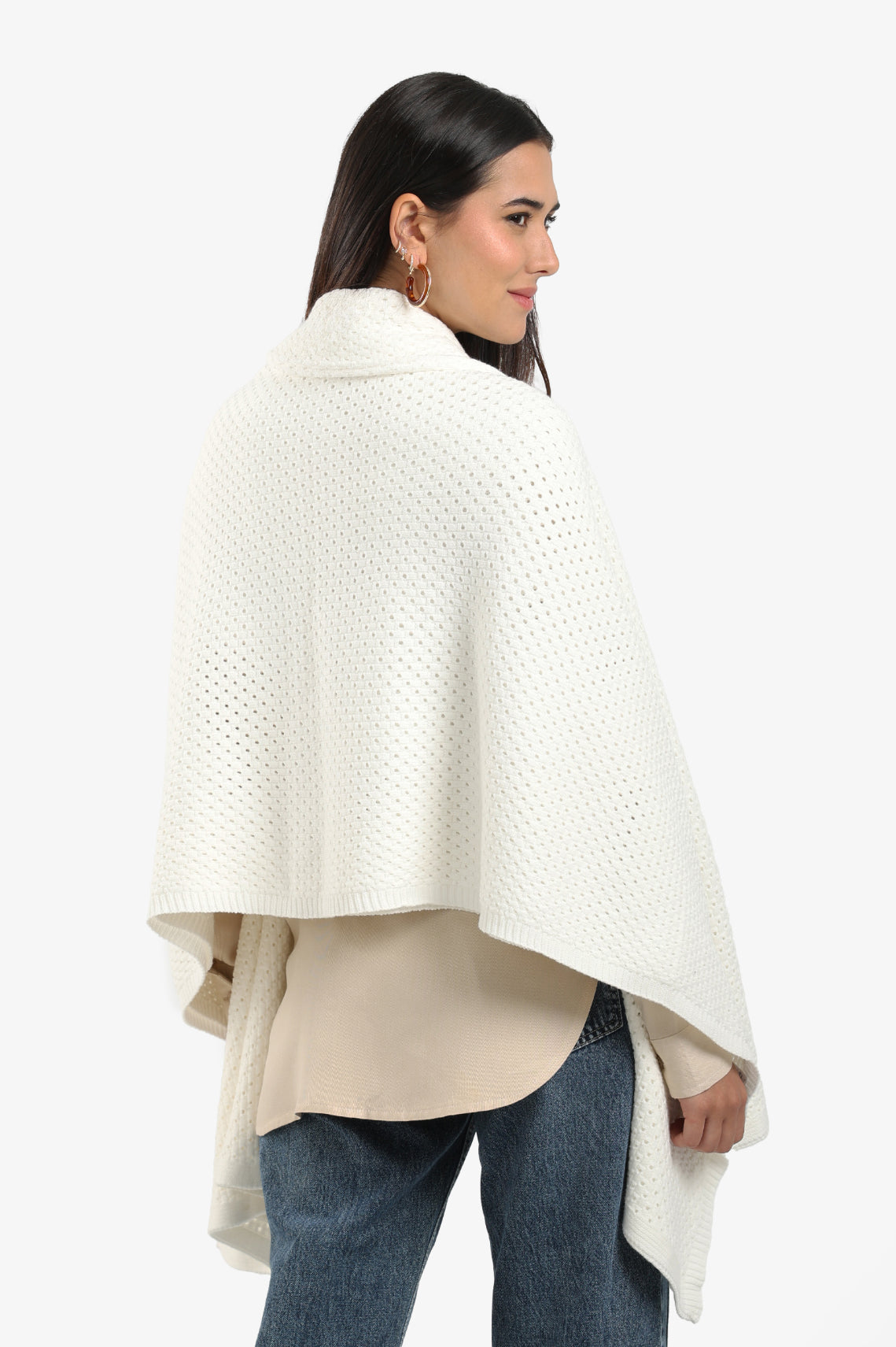 Soft Zigzag Pattern Throw