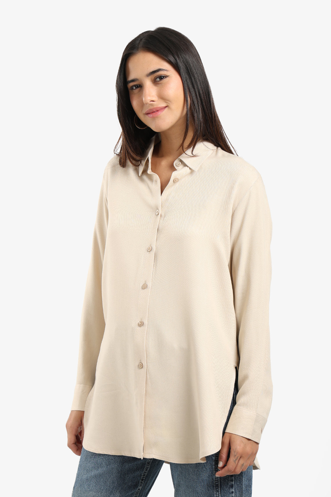 قميص عملي بحافة دائرية