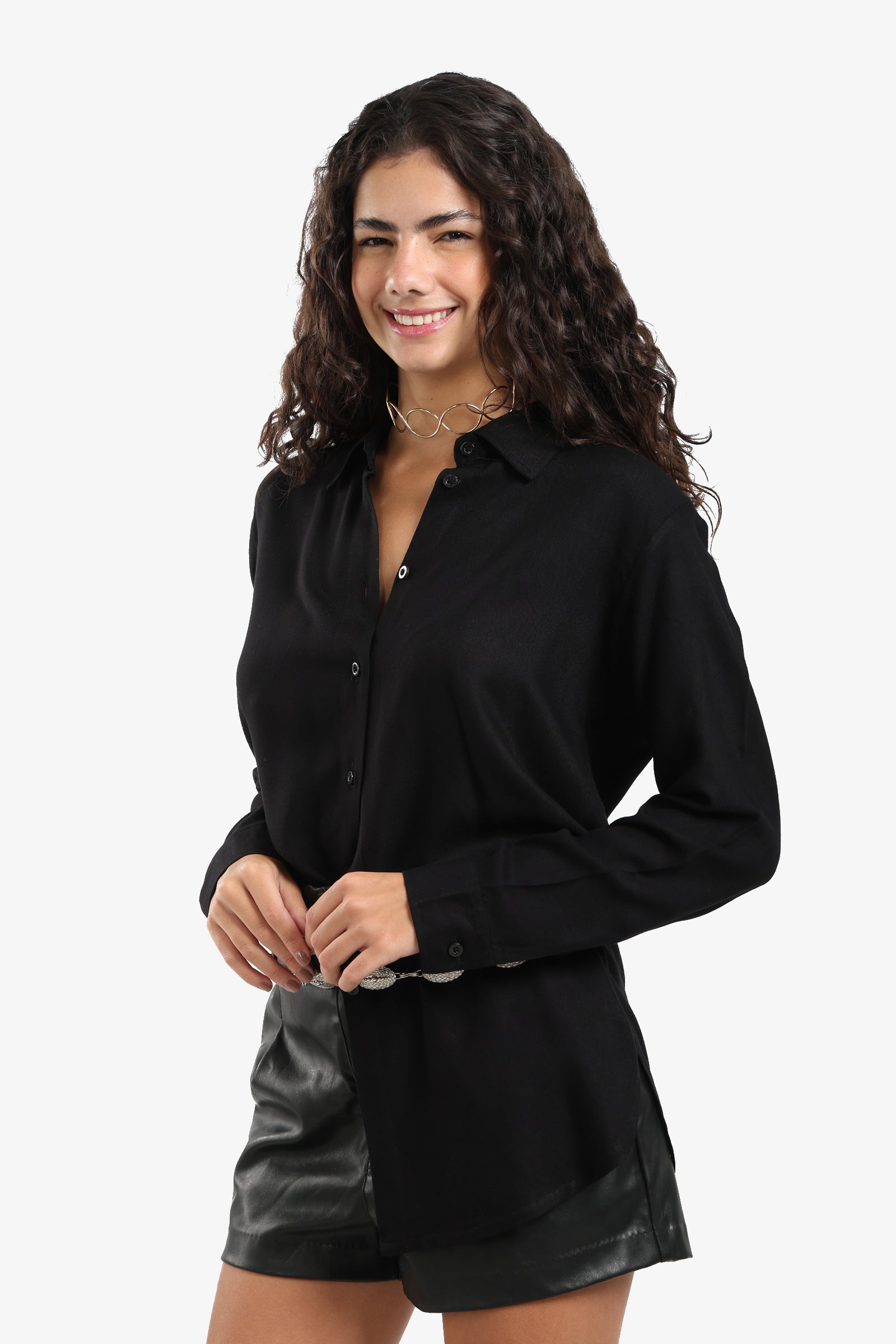 قميص عملي بحافة دائرية