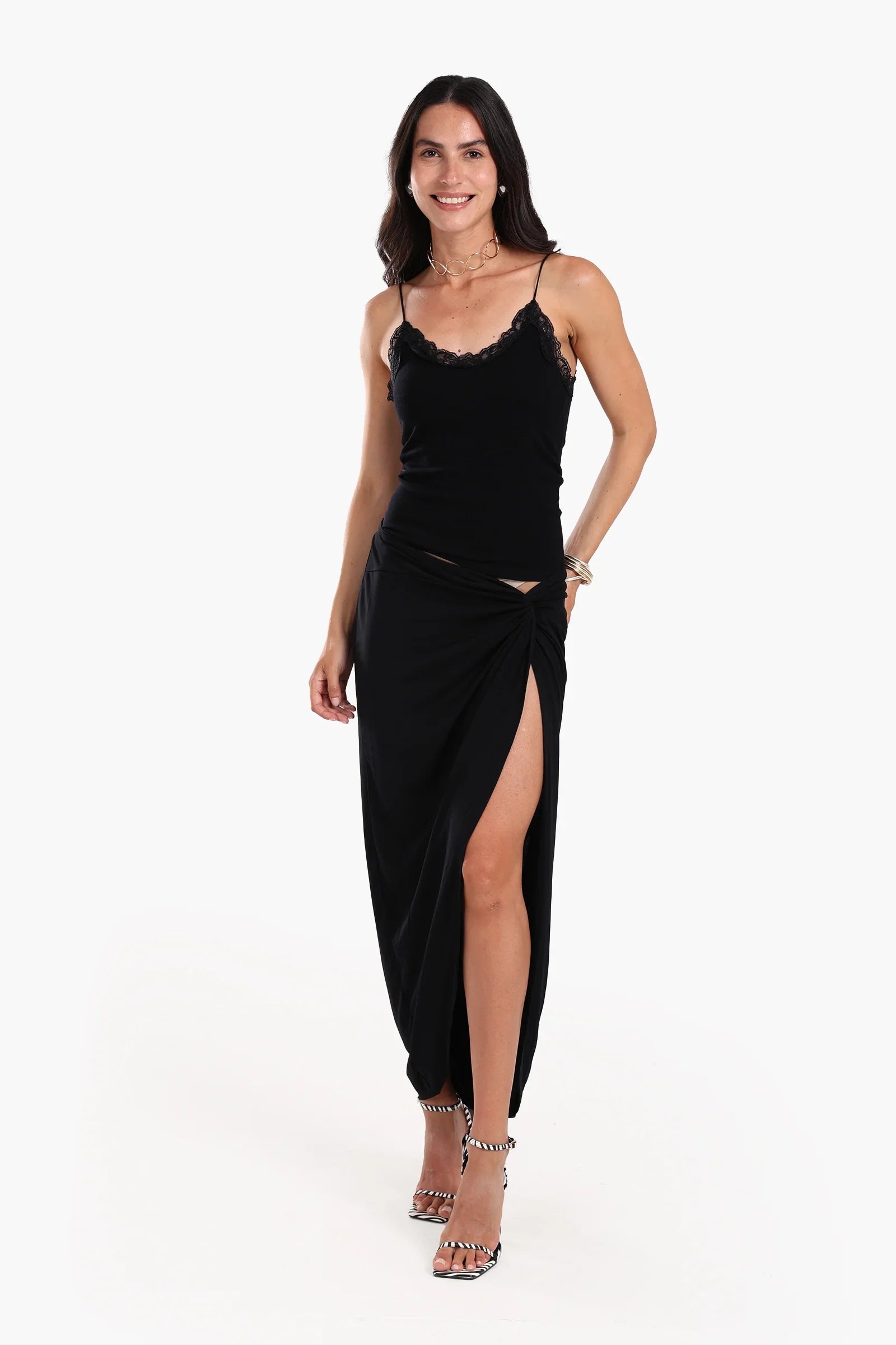 توب سادة أنيق وناعم