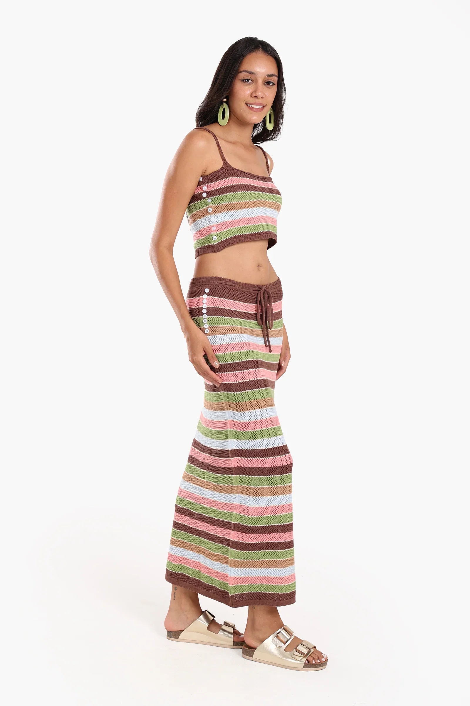 طقم شاطئ مخطط وملون