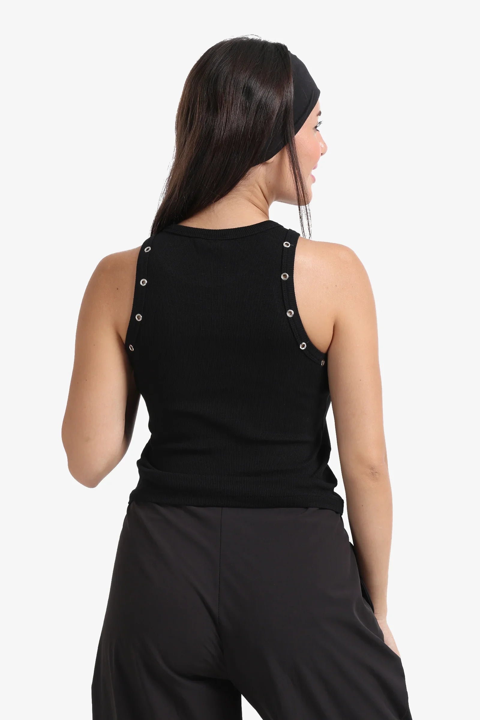 توب بأزرار معدنية