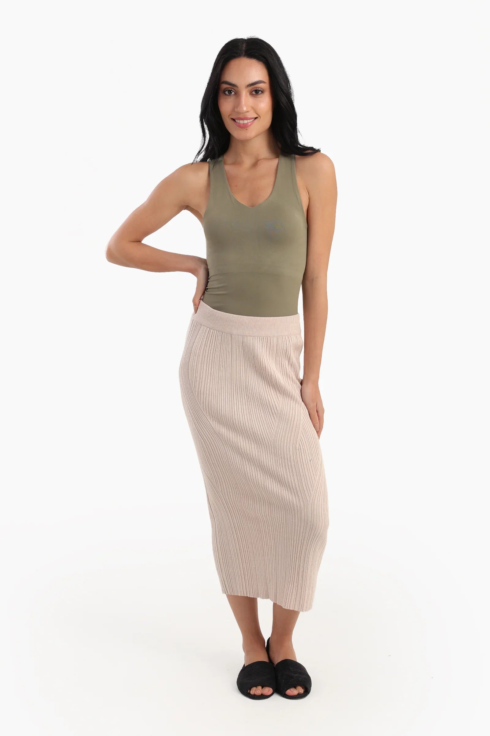 توب ضيق برقبة دائرية