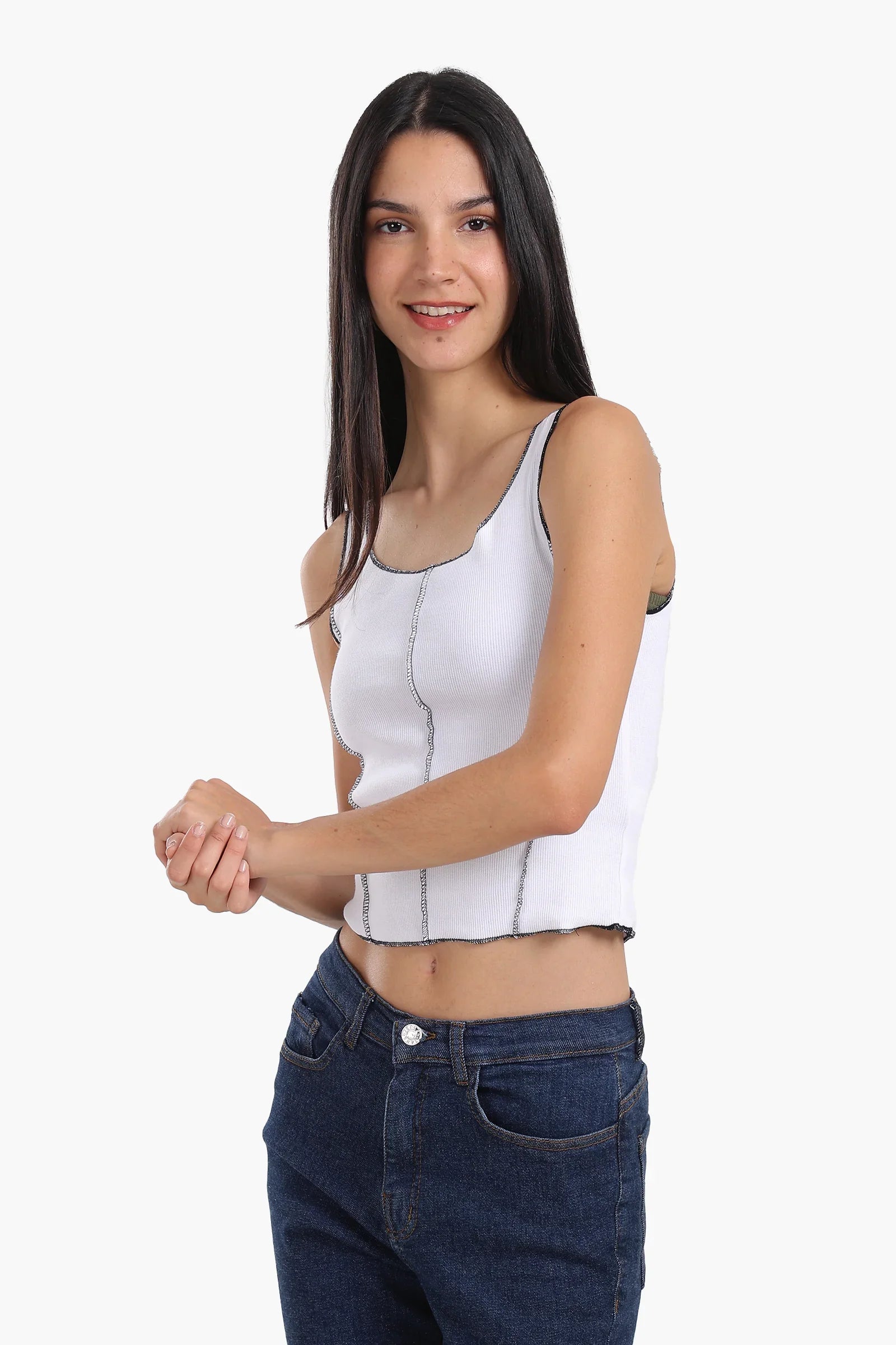 توب حمالات بخياطة بلون مختلف