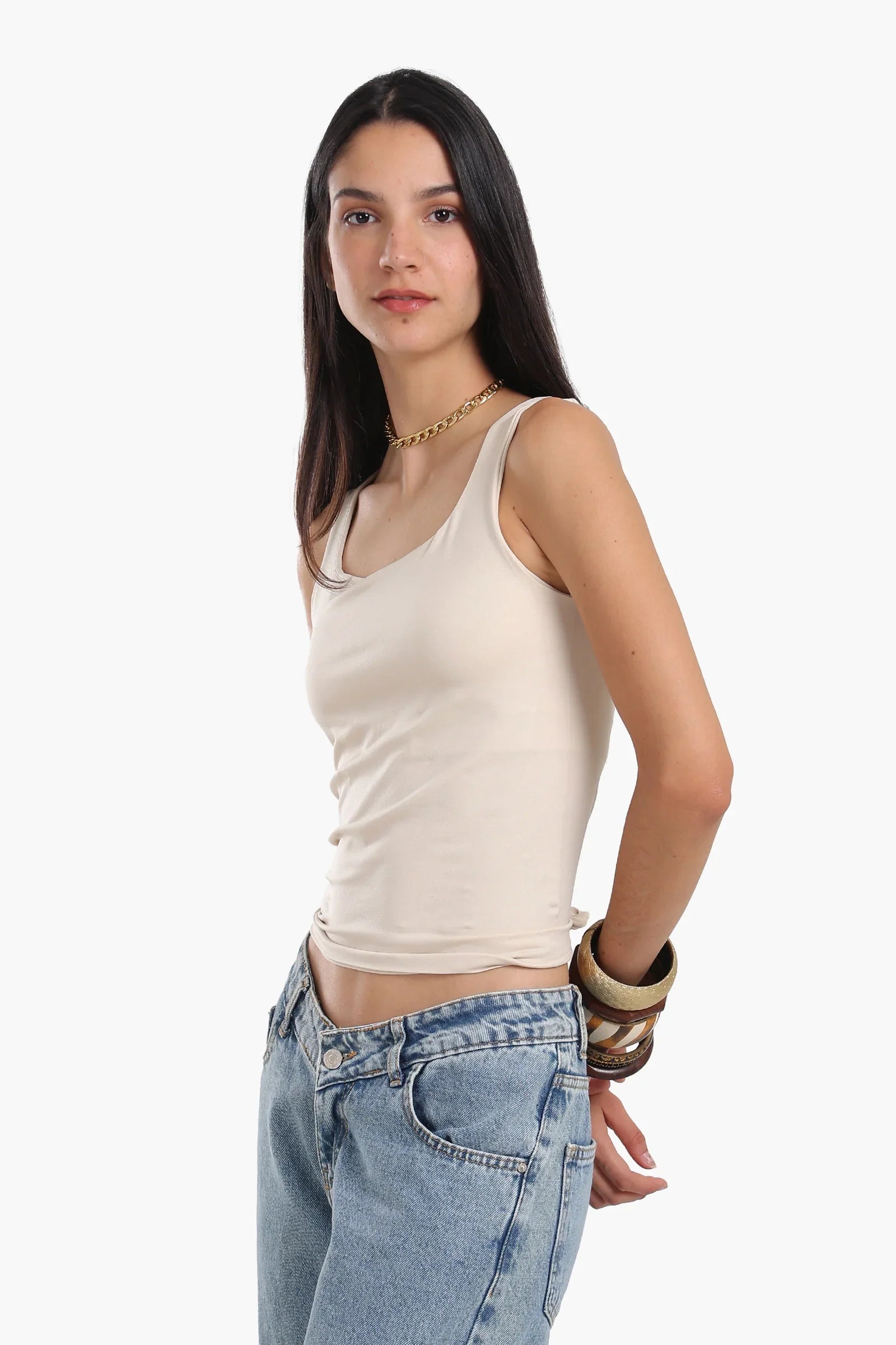 توب حمالات برقبة مربعة