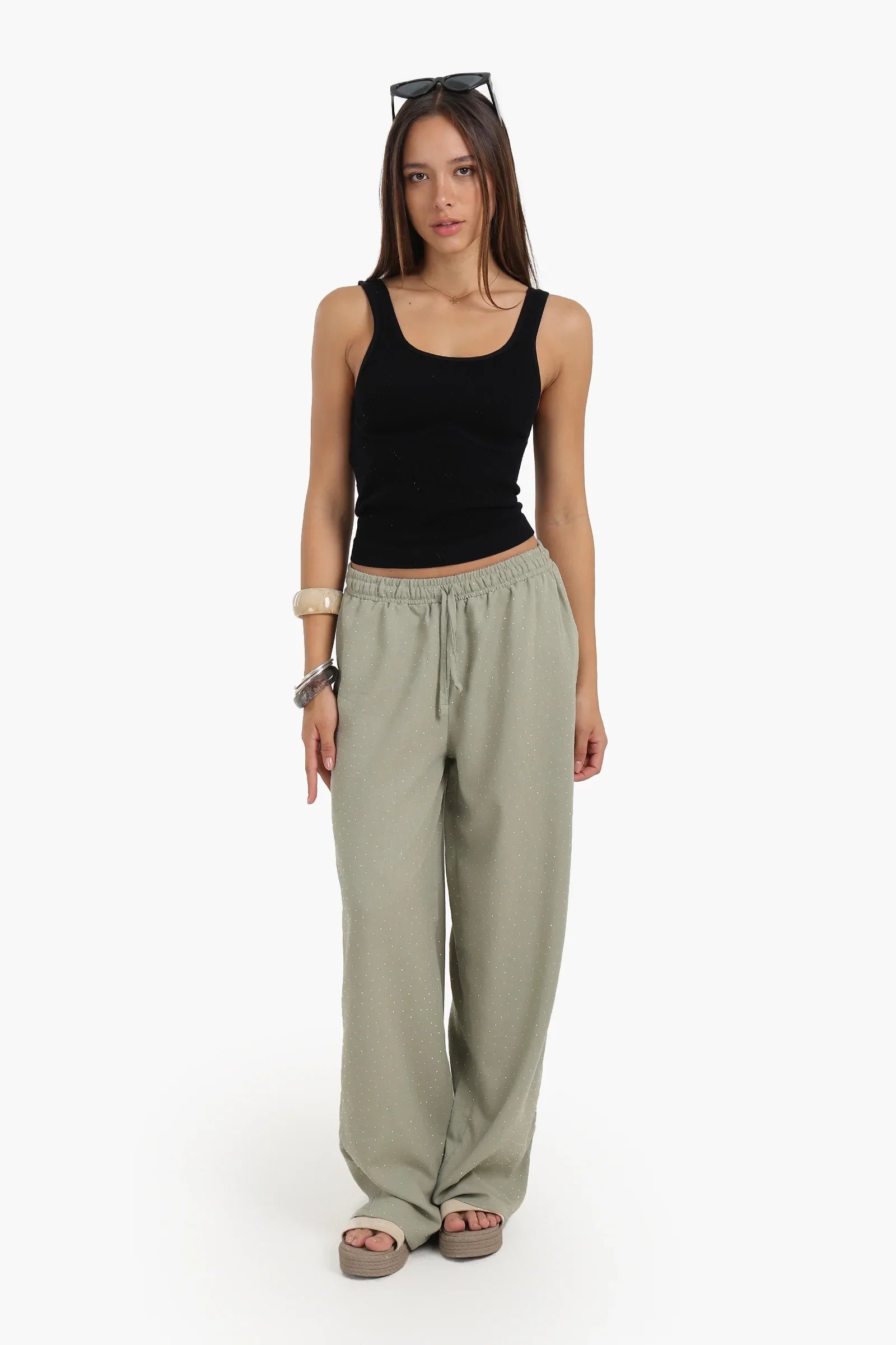 بنطلون بترصيعات صغيرة