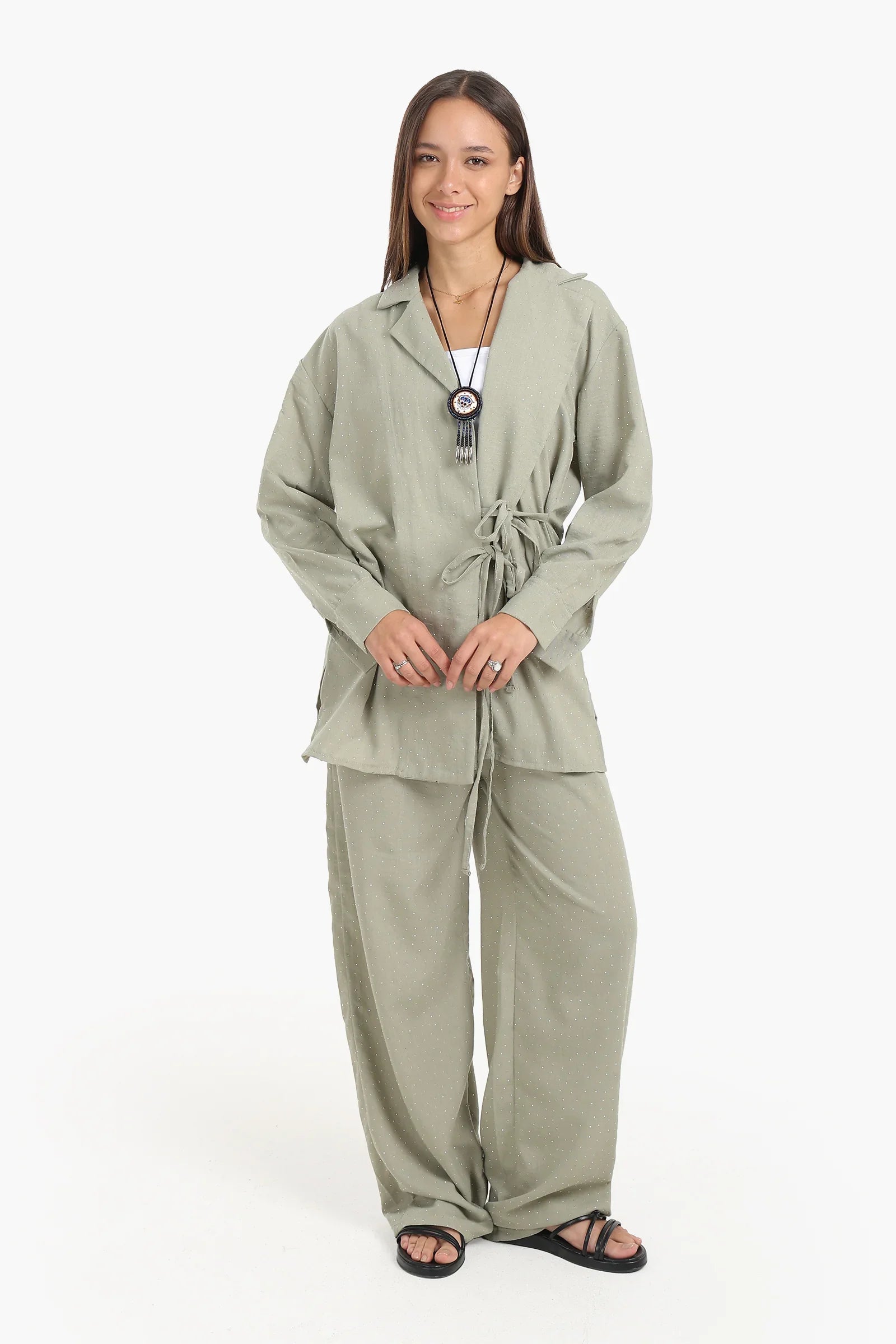 بنطلون بترصيعات صغيرة