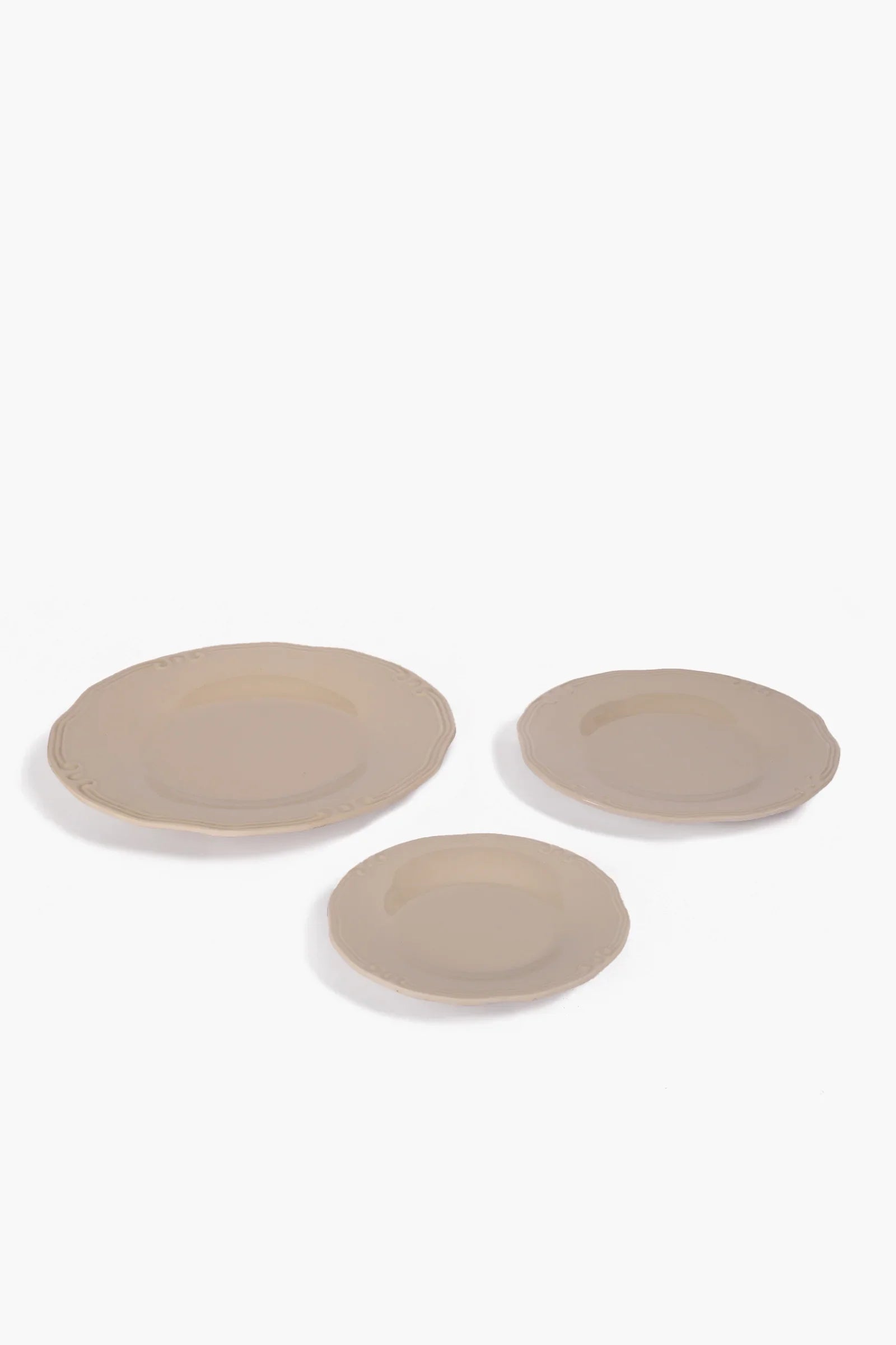 Dinner Plate with Decorative Edge - 27cm