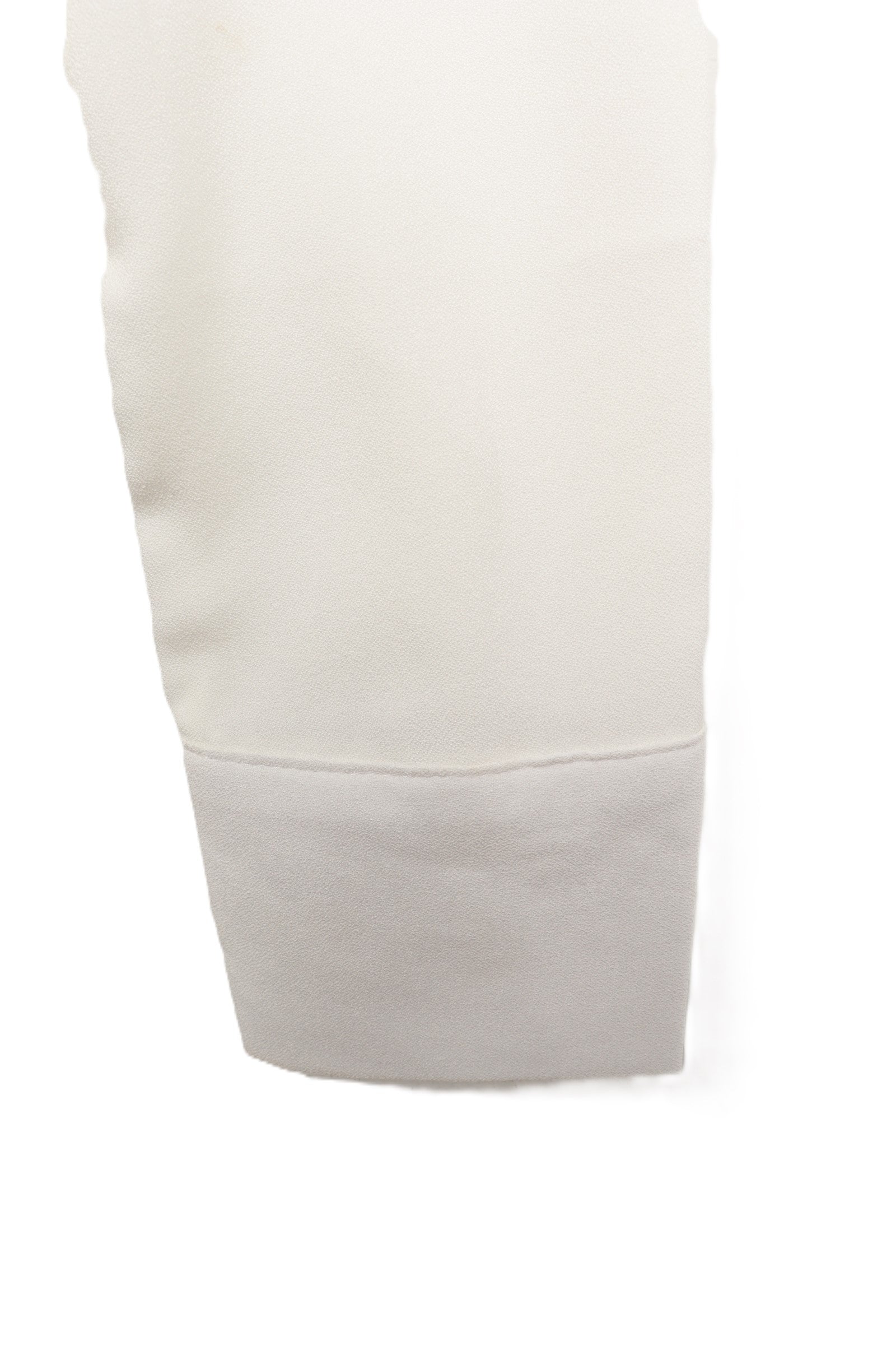 قميص بخطوط أمامية مخيطة