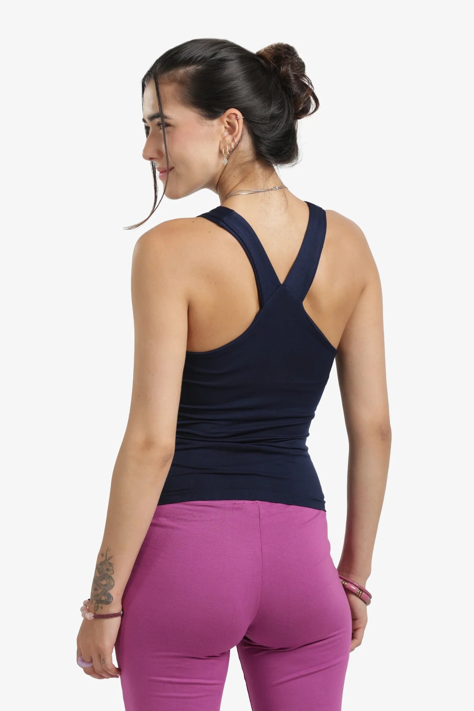 توب ضيق برقبة دائرية