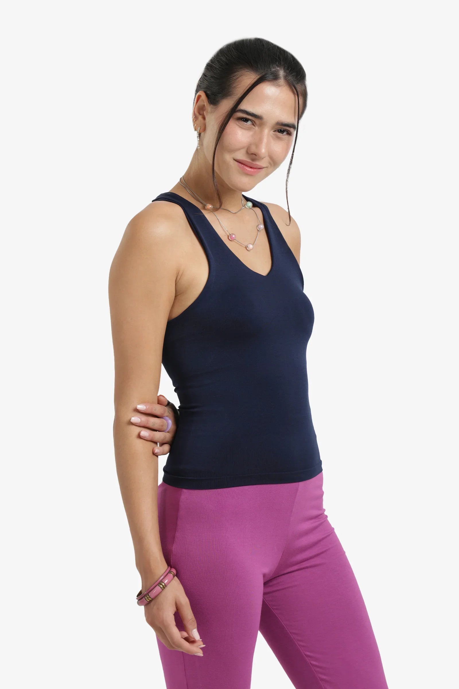 توب ضيق برقبة دائرية