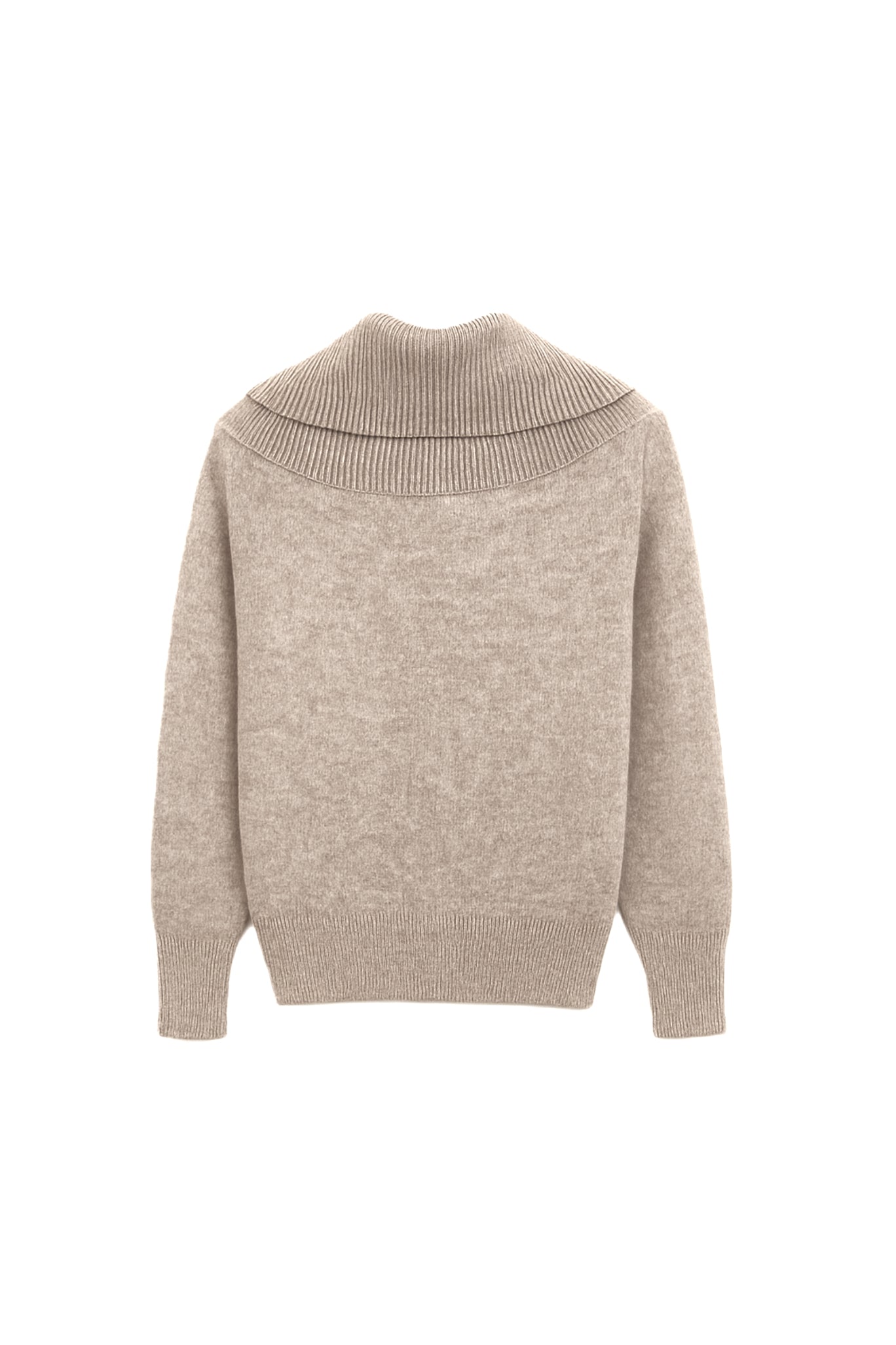 بلوفر مضلع وأكتاف مكشوفة