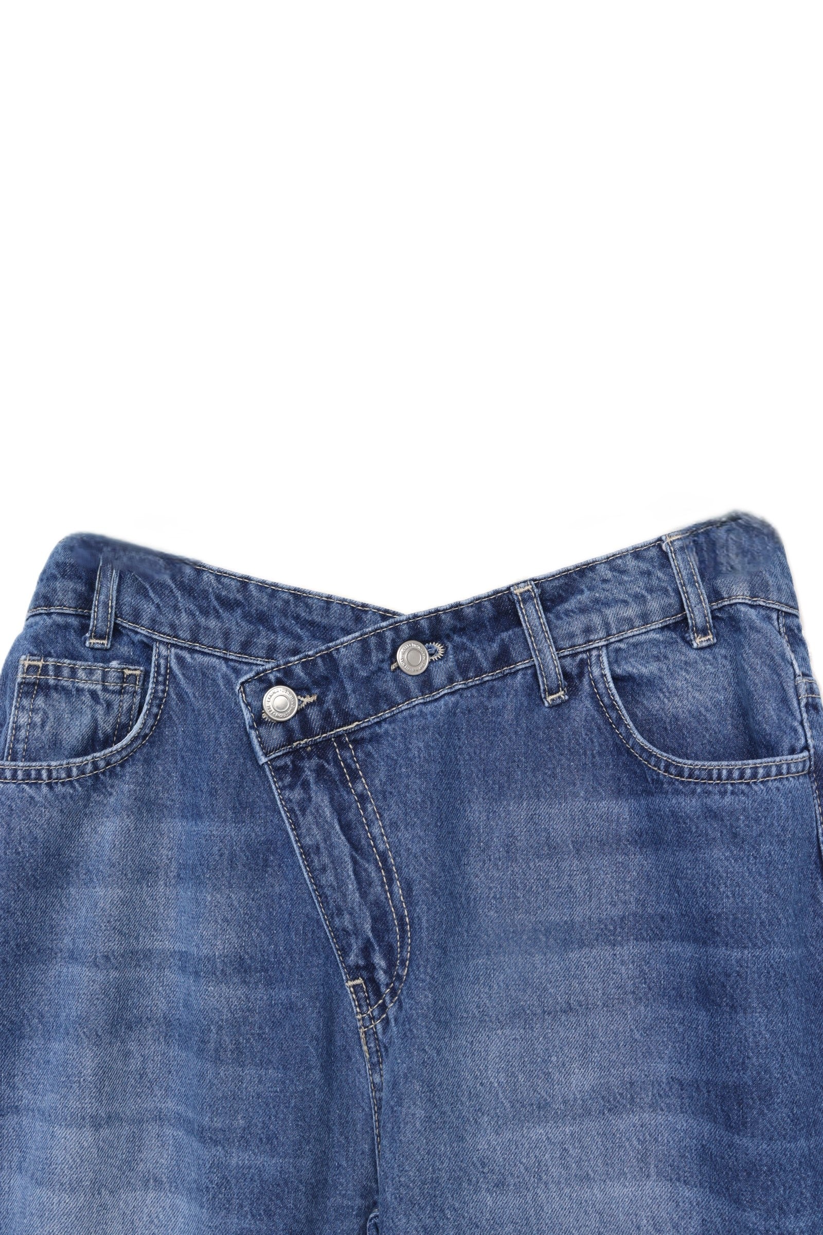 بنطلون جينز بخصر عالي وأرجل مستقيمة