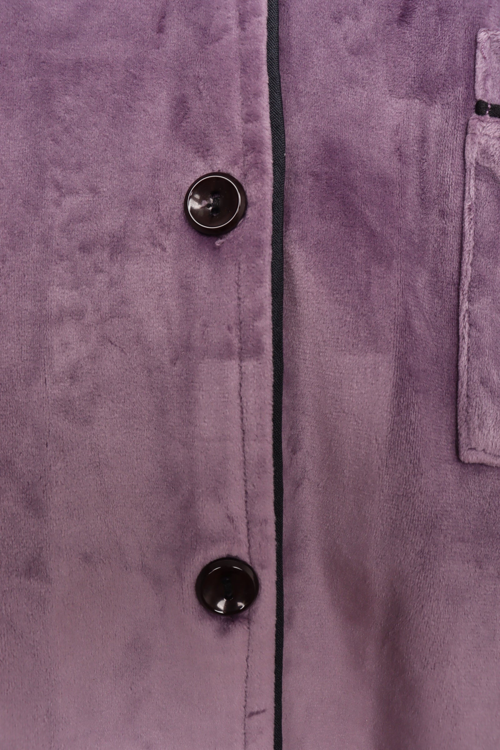 طقم بيجامة قطيفة بحواف مزخرفة