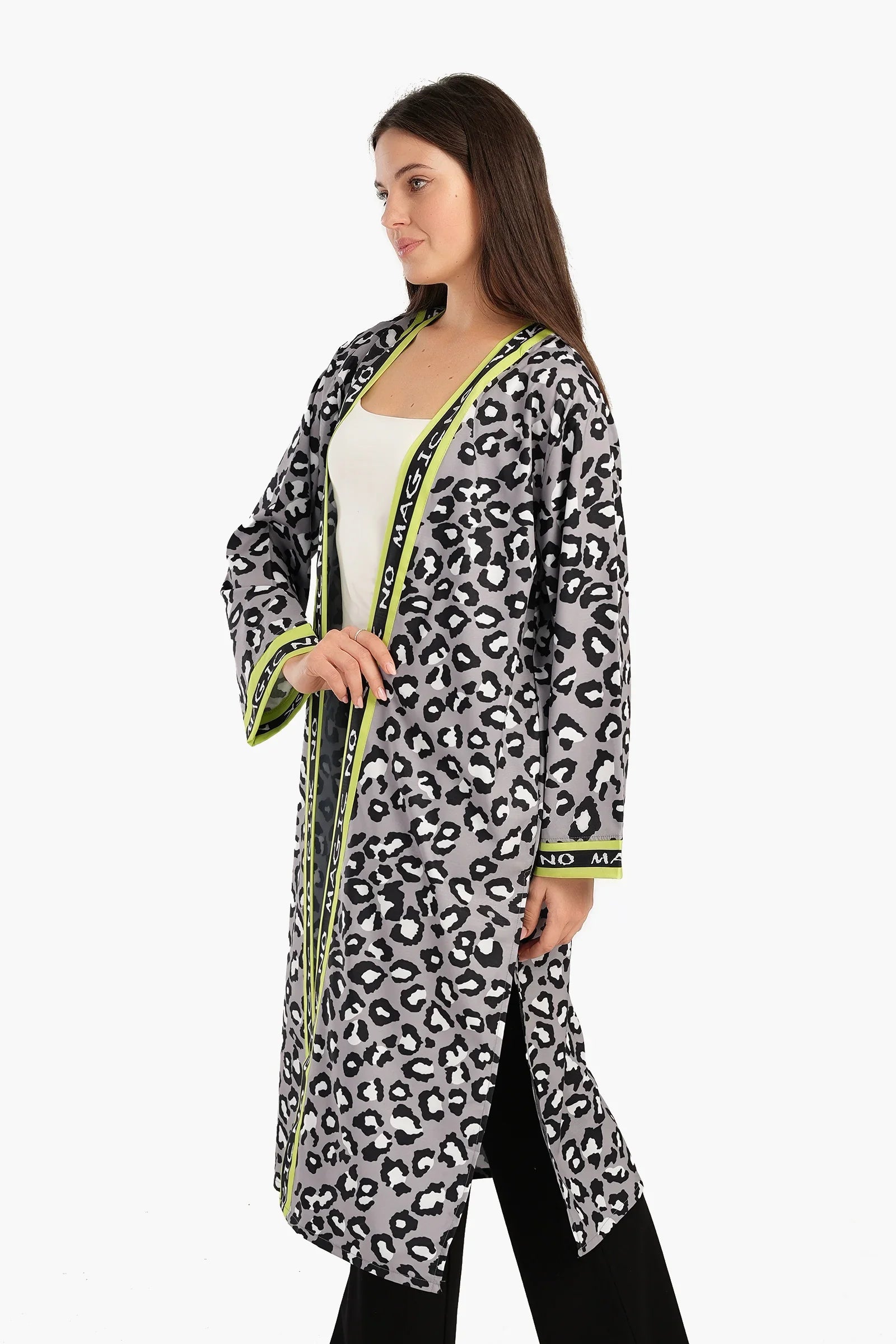 كيمونو بطبعة "No Risk No Magic"