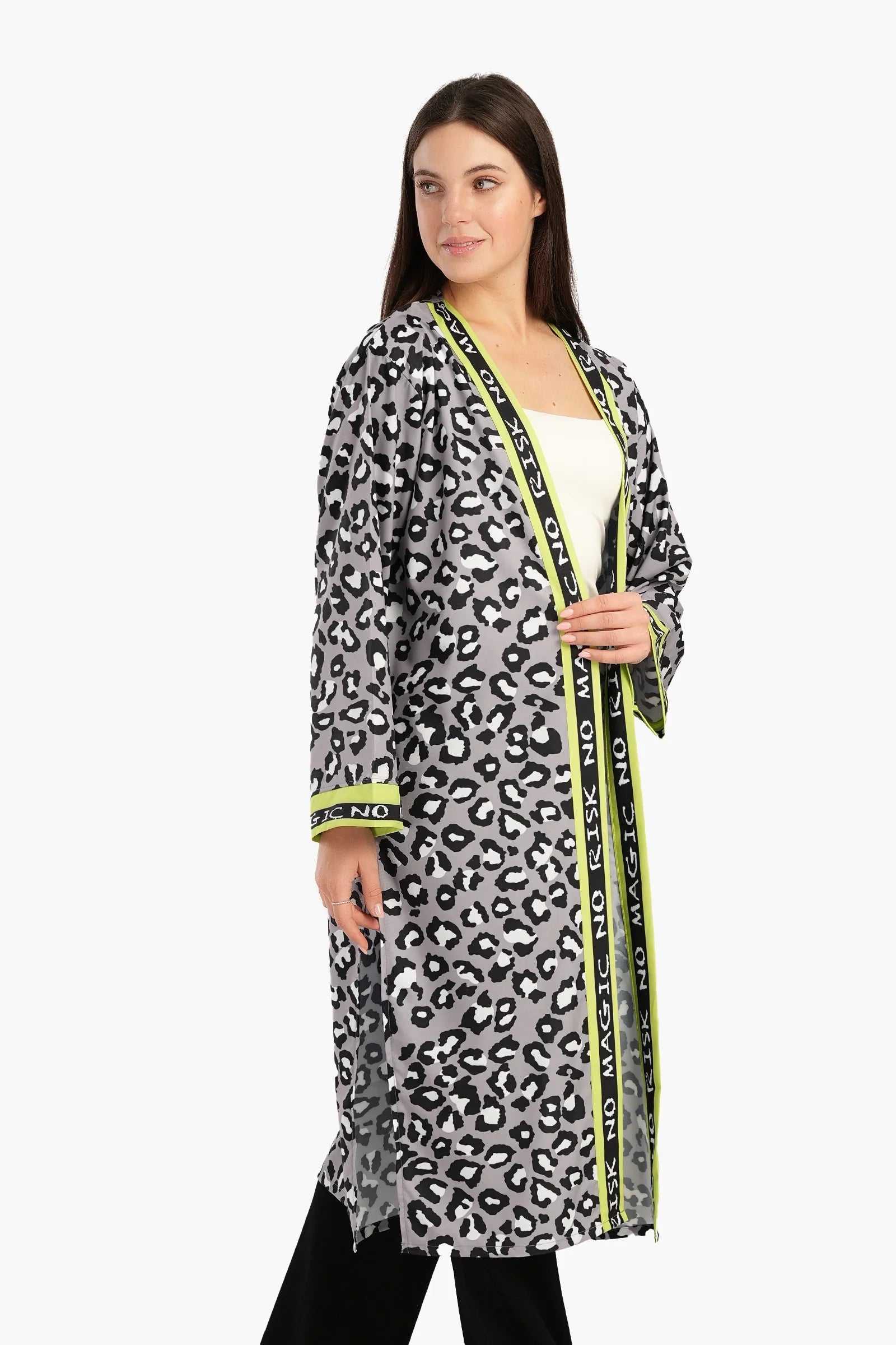 كيمونو بطبعة "No Risk No Magic"