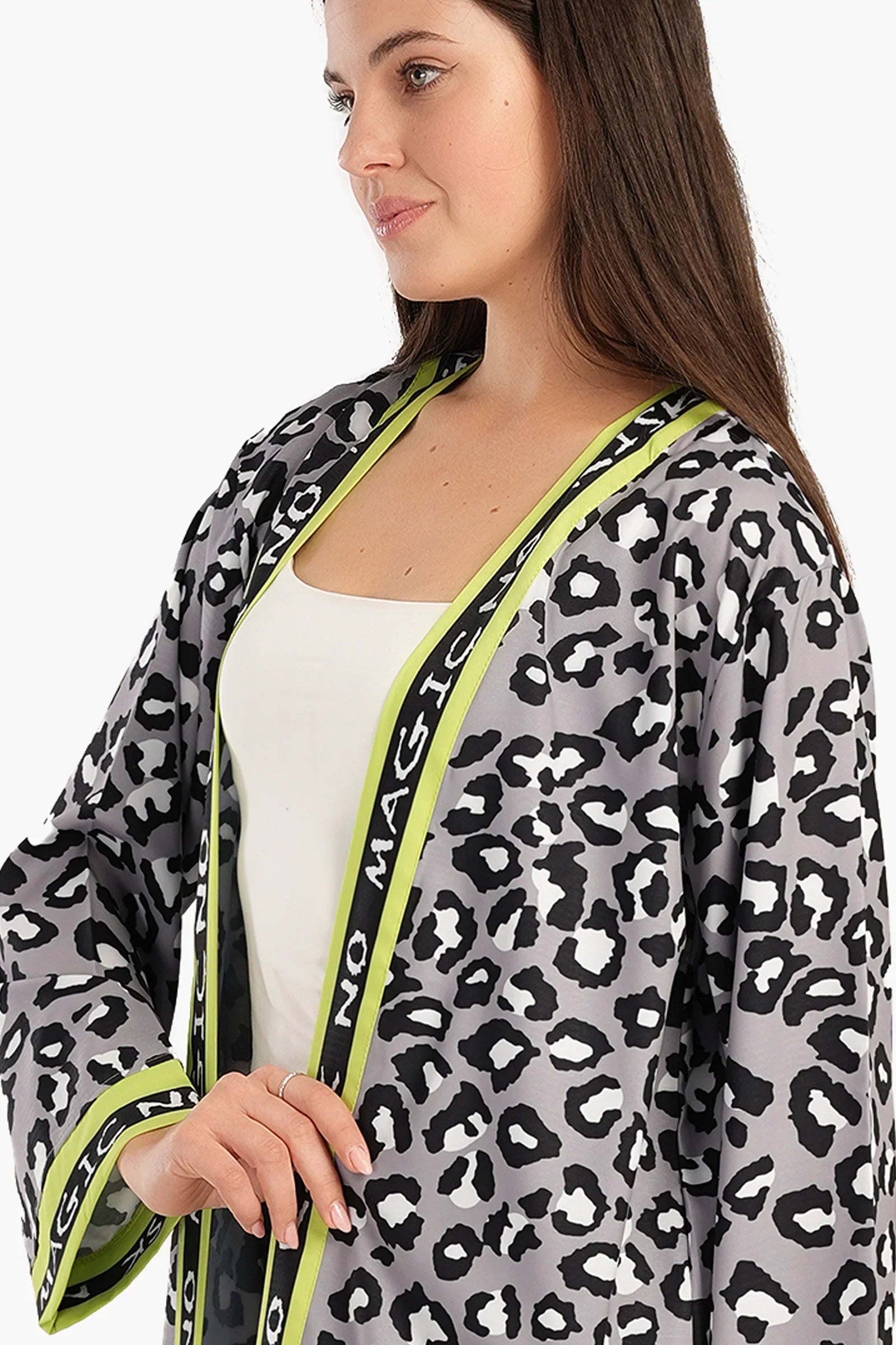 كيمونو بطبعة "No Risk No Magic"