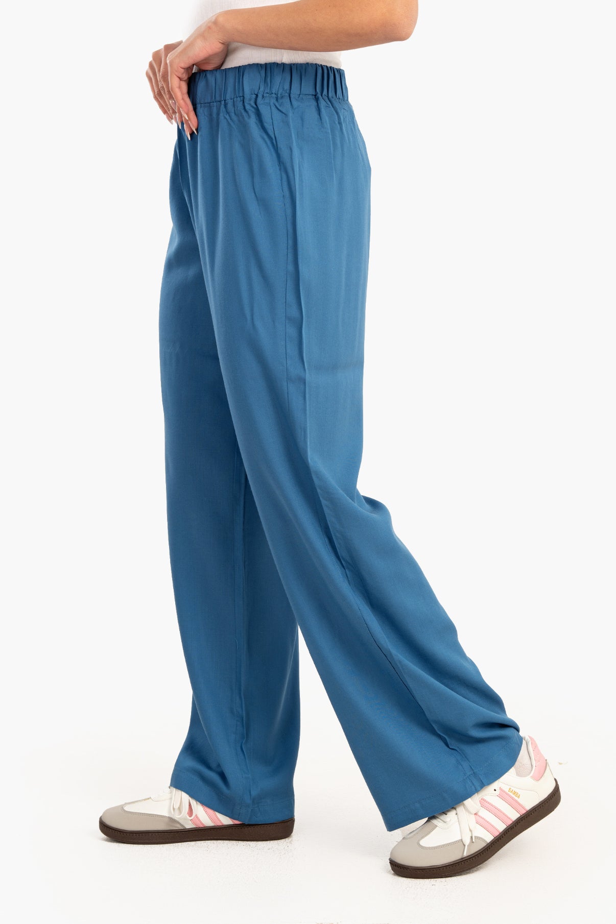 بنطلون مريح بقصة مستقيمة