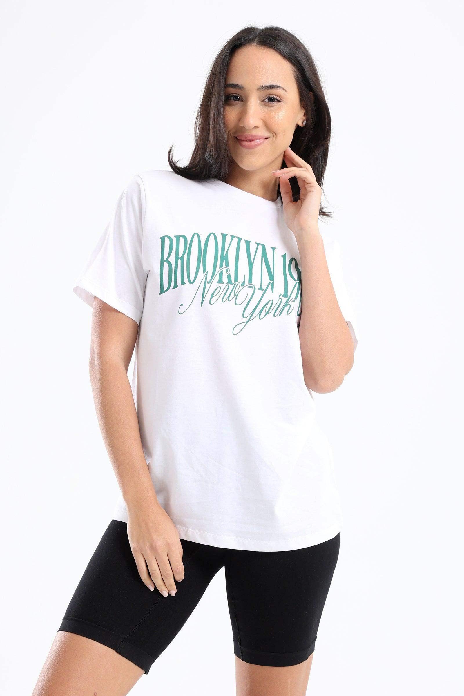 "Brooklyn 1980" Printed T-Shirt - Carina - كارينا