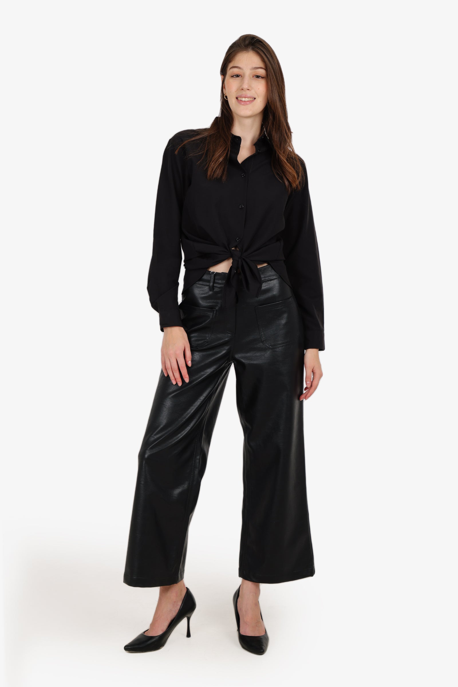 بنطلون جلد صناعي بأرجل واسعة