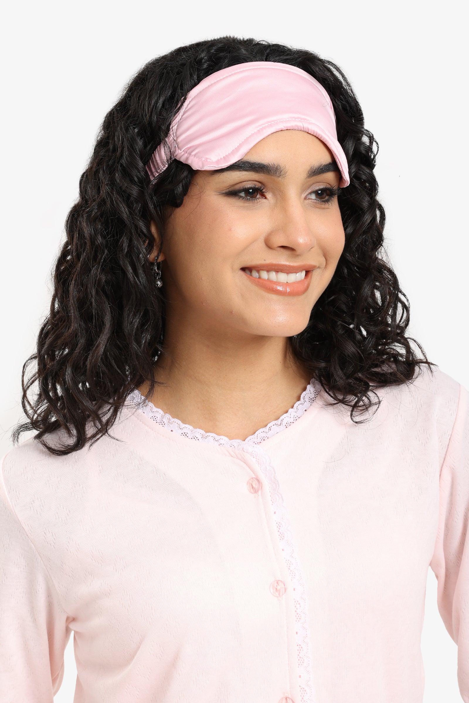 ماسك عين الساتان مبطّن 