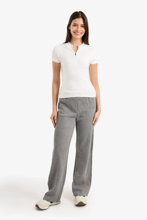 توب مضلع بأكمام قصيرة