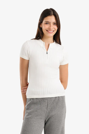 توب مضلع بأكمام قصيرة