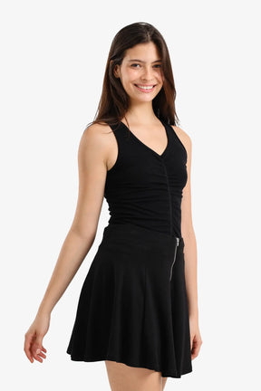 بلوزة بياقة V و كشكشة