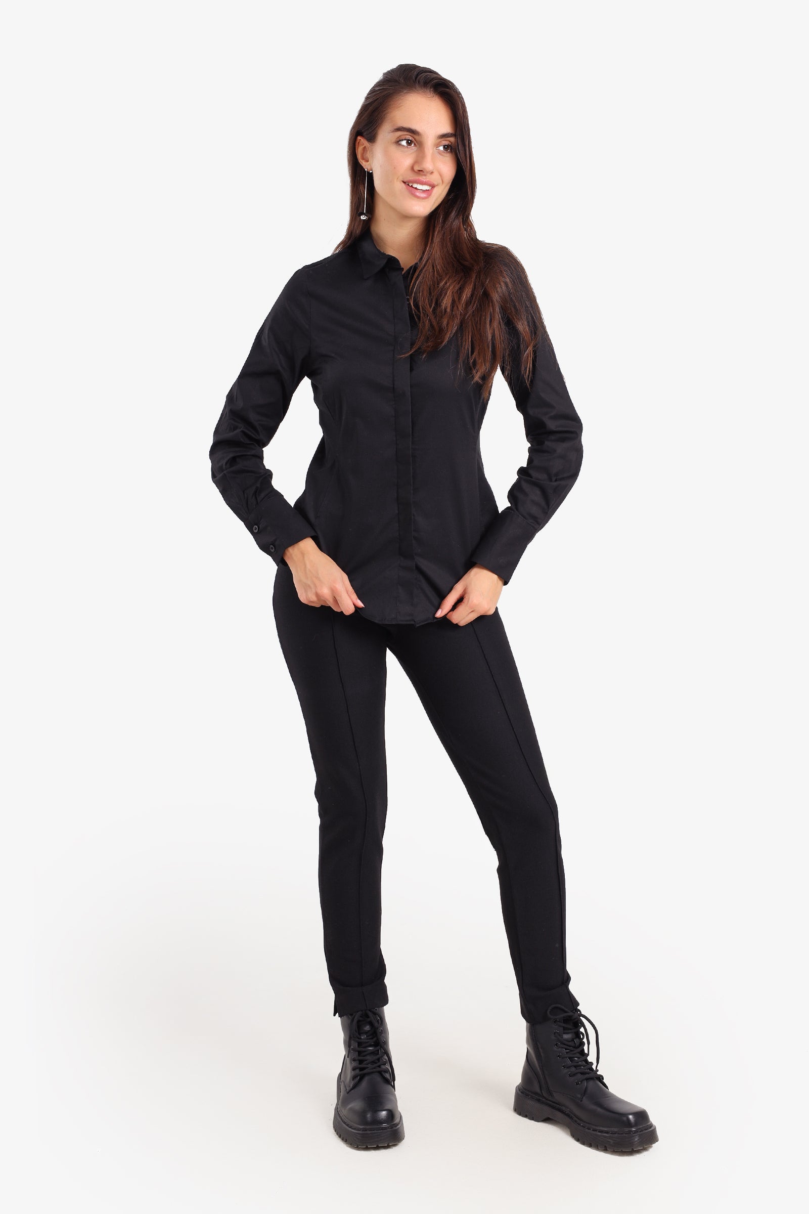 قميص بحافة غير متساوية