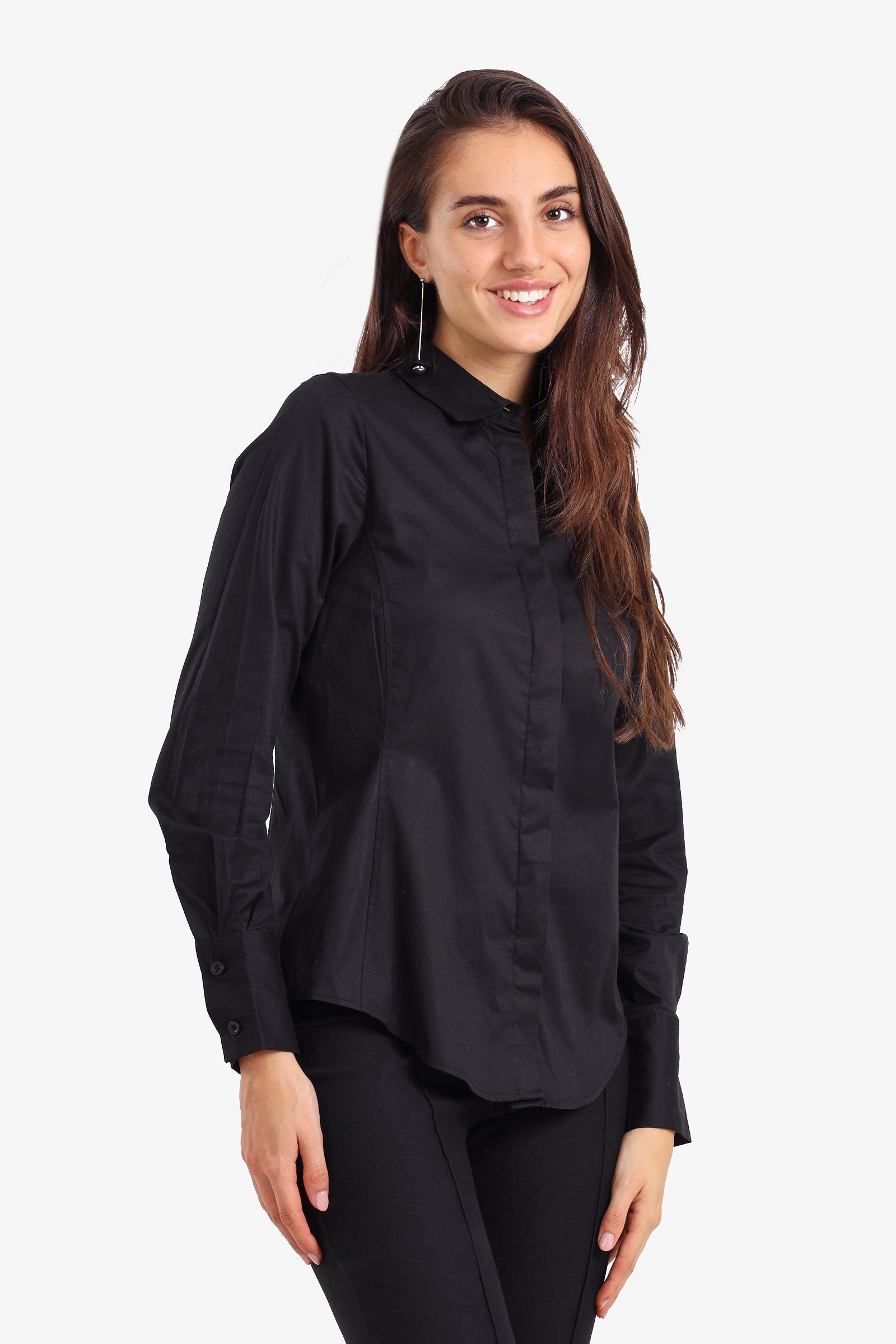 قميص بحافة غير متساوية