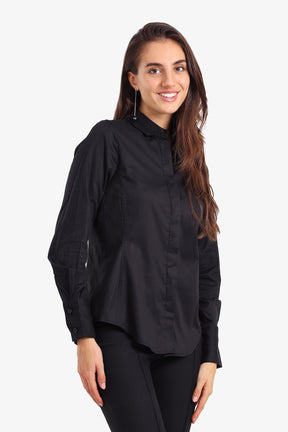 قميص بحافة غير متساوية