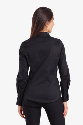 قميص بحافة غير متساوية