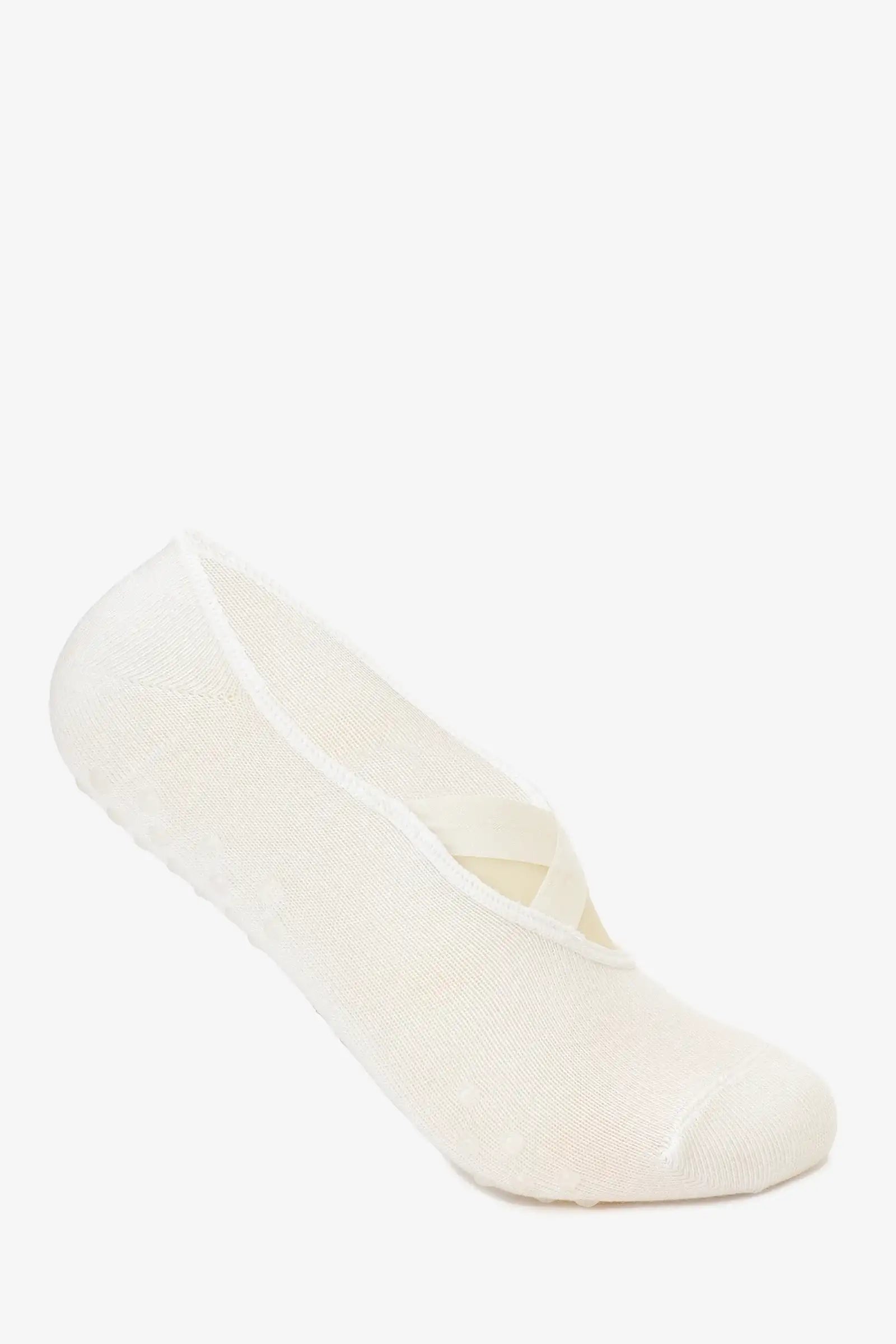 شرابات باليه مانعة للانزلاق