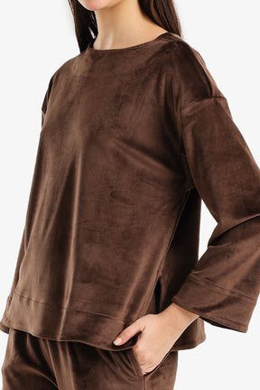 طقم بيجامة قطيفة بأكمام طويلة