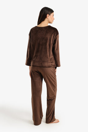 طقم بيجامة قطيفة بأكمام طويلة