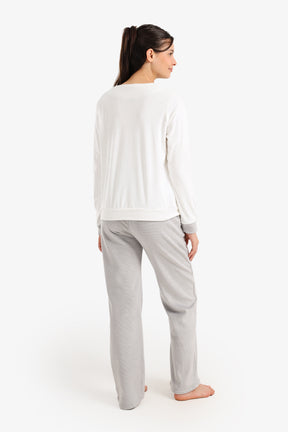 طقم بيجامة قطيفة برقبة V