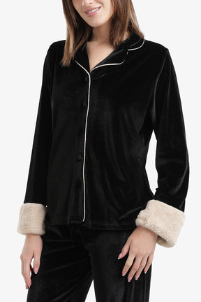 طقم بيجامة قطيفة بأزرار