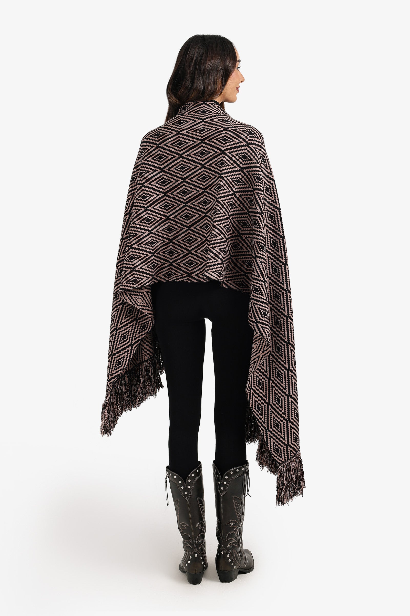 سكارف لاونج بنقشة الألماس