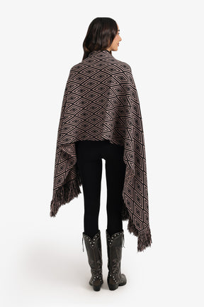 سكارف لاونج بنقشة الألماس