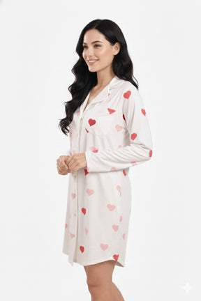 قميص نوم بنقشة القلوب