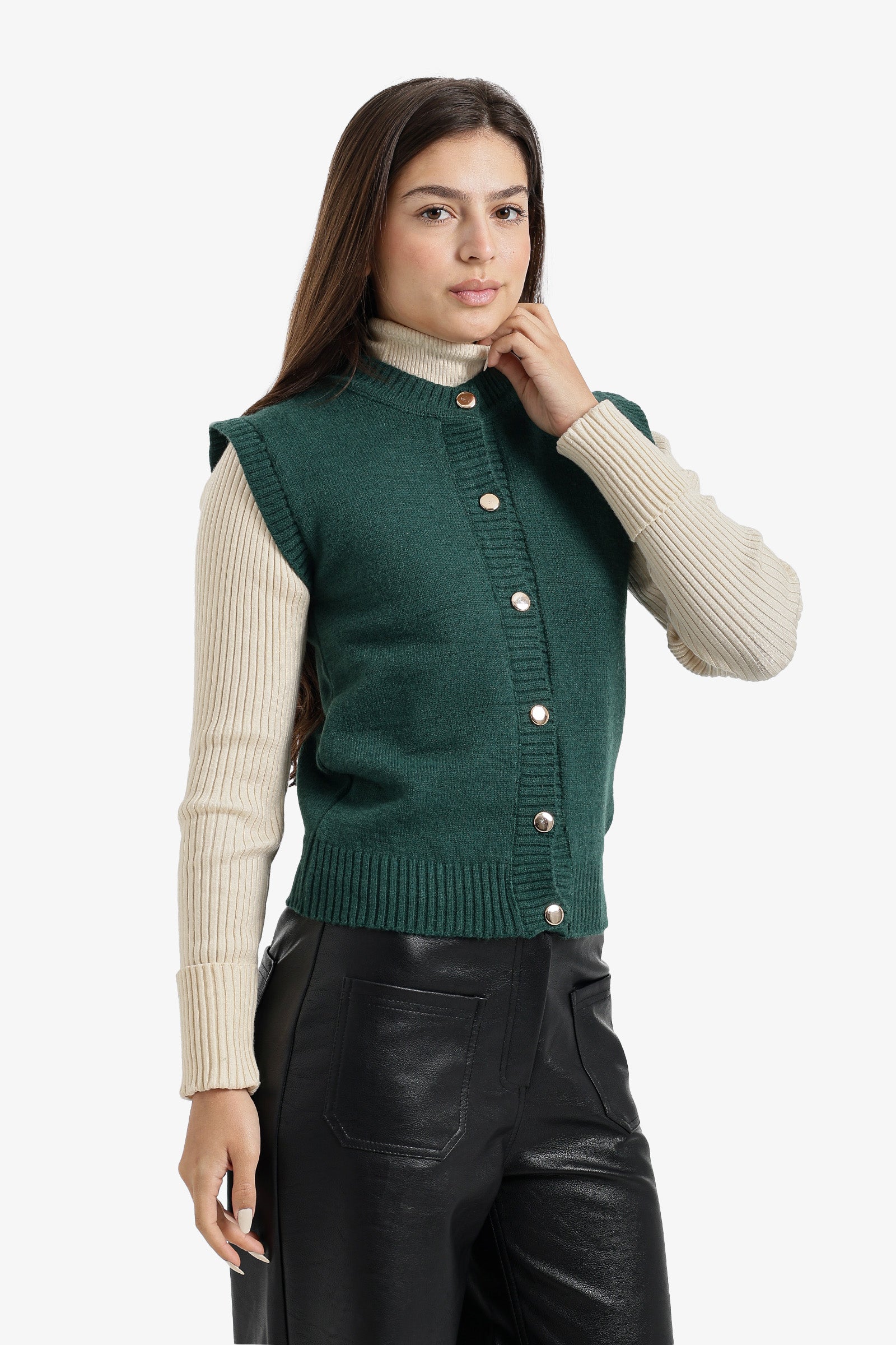 فيست بأزرار أمامية